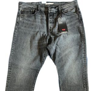NWT Levi's High Rise Wedgie Jeans with a Tapered Leg